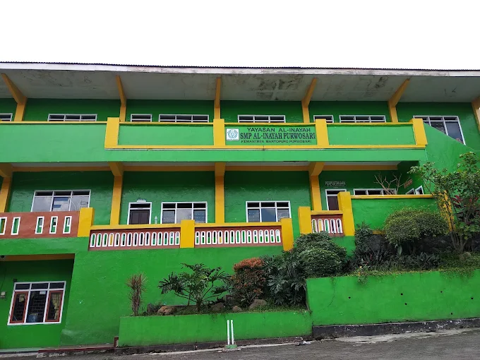 Lingkungan pesantren Alinayah